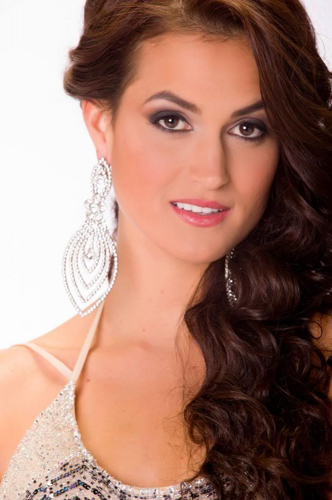 Official Headshot Portraits Miss Universe 2013